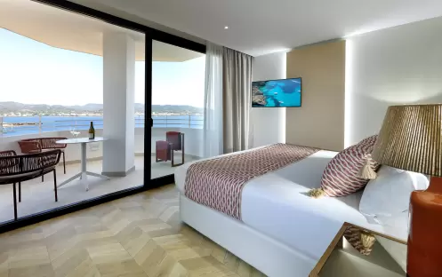 europe-holidays-spain-ibiza-trs-ibiza-hotel-deluxe- sea-front-view