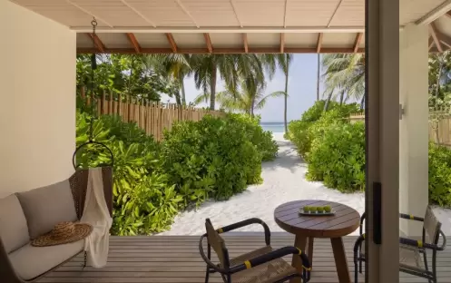 indian-ocean-holidays-maldives-avani-fares-maldives-resort-beach-villa indian-ocean-holidays-maldives-avani-fares-maldives-resort-beach-villa