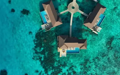 indian-ocean-holidays-maldives-avani-fares-maldives-resort-three-bedroom-sunset-overwater-pool-residence-aerial-topdown-view indian-ocean-holidays-maldives-avani-fares-maldives-resort-three-bedroom-sunset-overwater-pool-residence-aerial-topdown-view
