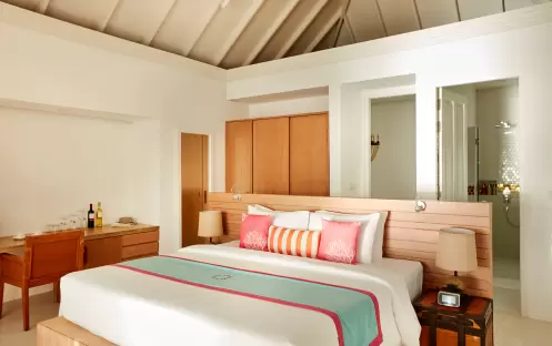 indian-ocean-holidays-maldives-sun-siyam-iru-veli-beach- residence-with-pool-(two-storey)