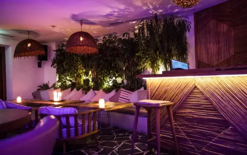 europe-holidays-greece-costa-navarino-the-romanos-a-luxury-collection-resort-costa-navarino-branco-tiki-bar europe-holidays-greece-costa-navarino-the-romanos-a-luxury-collection-resort-costa-navarino-branco-tiki-bar