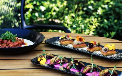 europe-holidays-greece-costa-navarino-the-romanos-a-luxury-collection-resort-costa-navarino-1827-gastrobar europe-holidays-greece-costa-navarino-the-romanos-a-luxury-collection-resort-costa-navarino-1827-gastrobar