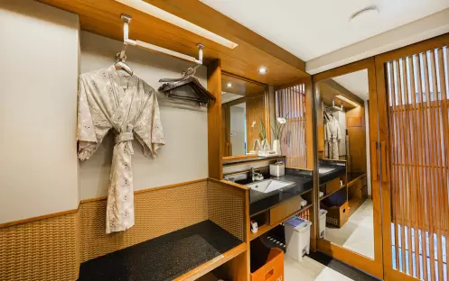 New Premiere Garden View - Wardrobe