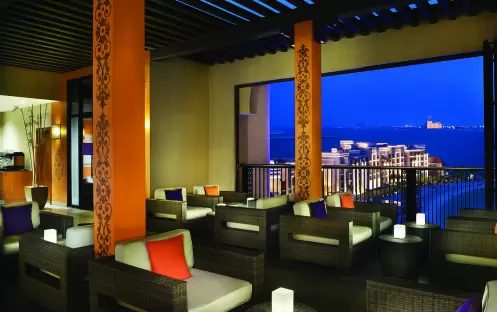 middle-east-holidays-ras-al-khaimah-doubletree-by-hilton-resort-spa-marjan-island-hotel-shofee-rooftop-bar
