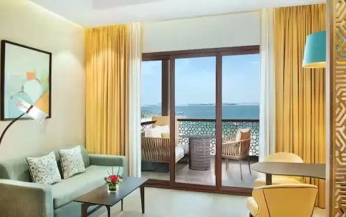 middle-east-holidays-ras-al-khaimah-doubletree-by-hilton-resort-spa-marjan-island-hotel-family-bay-club-room