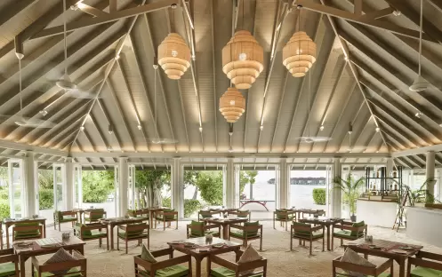 sunsiyam-olhuveli-malaafaiy-buffet-restaurant-interior-exterior-2023