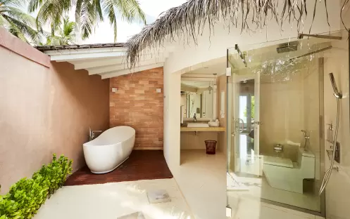 indian-ocean-holidays-maldives-sun-siyam-vilu-reef-maldives-deluxe-beach-villa