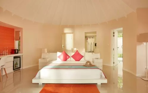 indian-ocean-holidays-maldives-sun-siyam-vilu-reef-maldives-deluxe-beach-villa