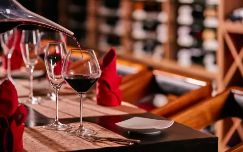indian-ocean-holidays-maldives-sun-siyam-vilu-reef-maldives-wine-cellar