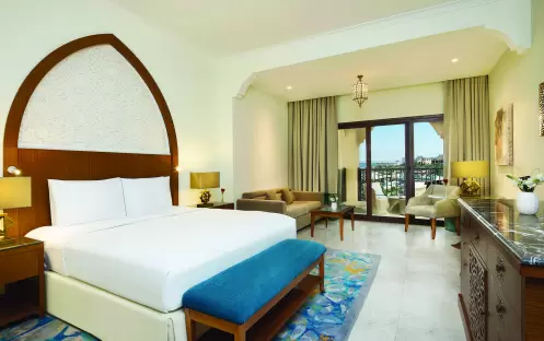 middle-east-holidays-ras-al-khaimah-doubletree-by-hilton-resort-spa-marjan-island-hotel-deluxe-room