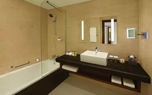 middle-east-holidays-ras-al-khaimah-doubletree-by-hilton-resort-spa-marjan-island-hotel-deluxe-room