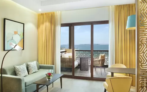 middle-east-holidays-ras-al-khaimah-doubletree-by-hilton-resort-spa-marjan-island-hotel-bay-club-beach-room-with-sea-view