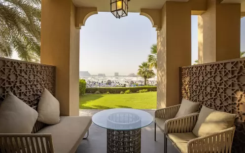 middle-east-holidays-ras-al-khaimah-doubletree-by-hilton-resort-spa-marjan-island-hotel-bay-club-beach-room-with-beach-access