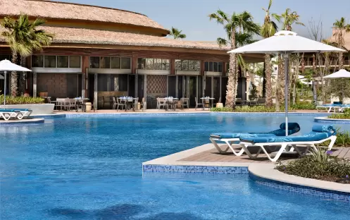 ari-pool-bar-restaurant-and-family-pool