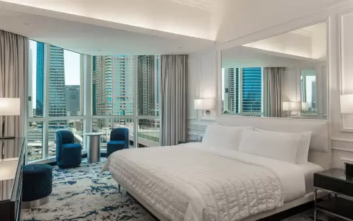 middle-east-holidays-dubai-le-meridien-mina-seyahi-beach-resort-waterpark-hotel-club-skyline-view-room