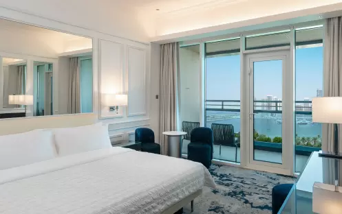 middle-east-holidays-dubai-le-meridien-mina-seyahi-beach-resort-waterpark-hotel-family-room-three-bedroom-sea-view