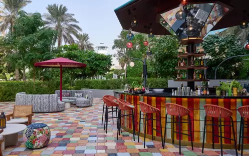 middle-east-holidays-dubai-w-dubai-mina-seyahi-farrago-bar-and-lounge