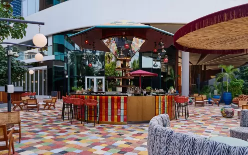 middle-east-holidays-dubai-w-dubai-mina-seyahi-farrago-bar-and-lounge