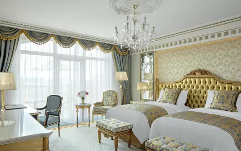 middle-east-holidays-dubai-raffles-the-palm-dubai-premier- palm