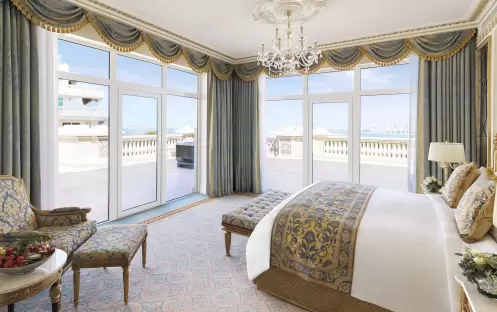 middle-east-holidays-dubai-raffles-the-palm-dubai-premium- club-terrace