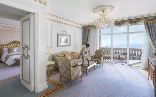 middle-east-holidays-dubai-raffles-the-palm-dubai-signature- suite-ocean