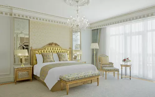 middle-east-holidays-dubai-raffles-the-palm-dubai-signature- suite-palm