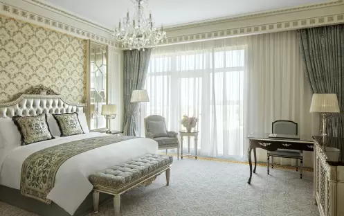 middle-east-holidays-dubai-raffles-the-palm-dubai-premier- suite-one-bedroom-palm