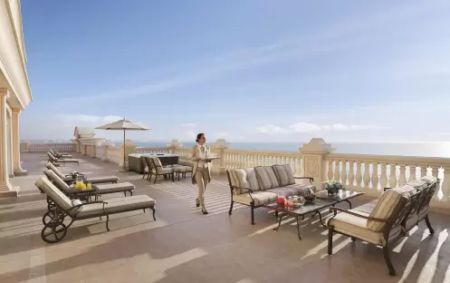 middle-east-holidays-dubai-raffles-the-palm-dubai-premier- jacuzzi-suite-one-bedroom-palm