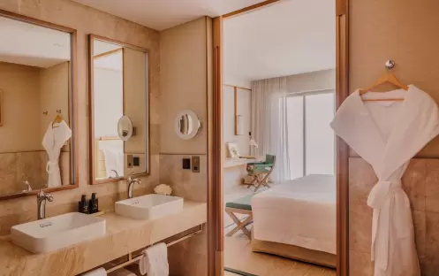 middle-east-holidays-oman-jumeirah-muscat-bay-resort-balcony-deluxe-room
