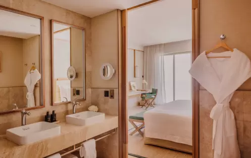 middle-east-holidays-oman-jumeirah-muscat-bay-resort-deluxe-room