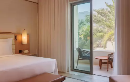 middle-east-holidays-oman-jumeirah-muscat-bay-one-bedroom-family-suite