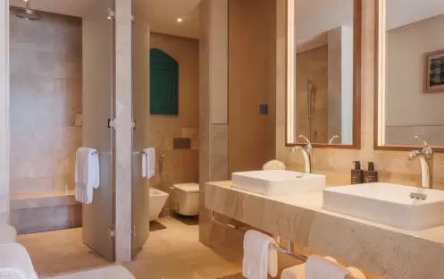 middle-east-holidays-oman-jumeirah-muscat-bay-one-bedroom-family-suite