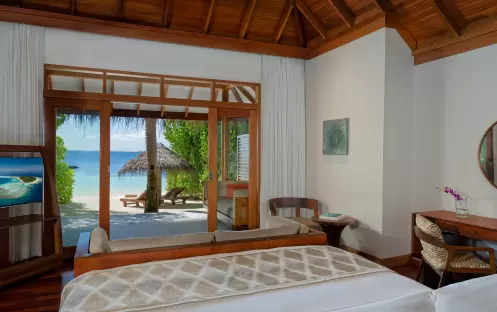 indian-ocean-holidays-maldives-baros-hotel-deluxe-villa