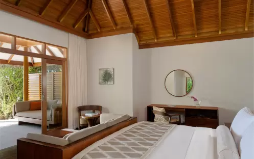 indian-ocean-holidays-maldives-baros-hotel-deluxe-villa