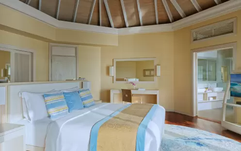 indian-ocean-holidays-maldives-baros-hotel-water-pool-villa