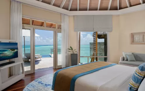 indian-ocean-holidays-maldives-baros-hotel-water-pool-villa