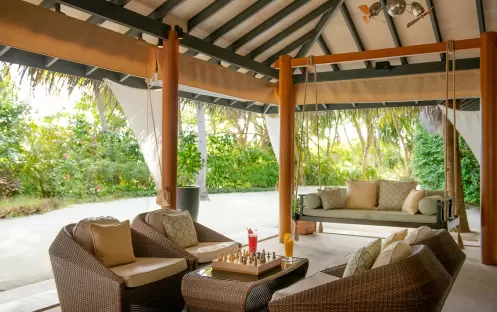 indian-ocean-holidays-maldives-baros-hotel-sails