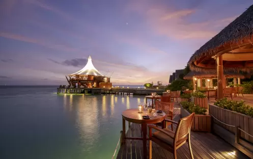 indian-ocean-holidays-maldives-baros-hotel-cayenne-grill
