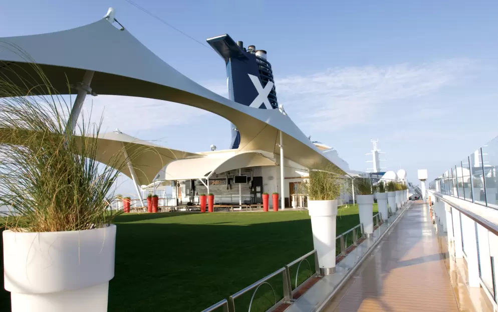 Celebrity Solstice - Lawn Club 2, ©CEL.jpg