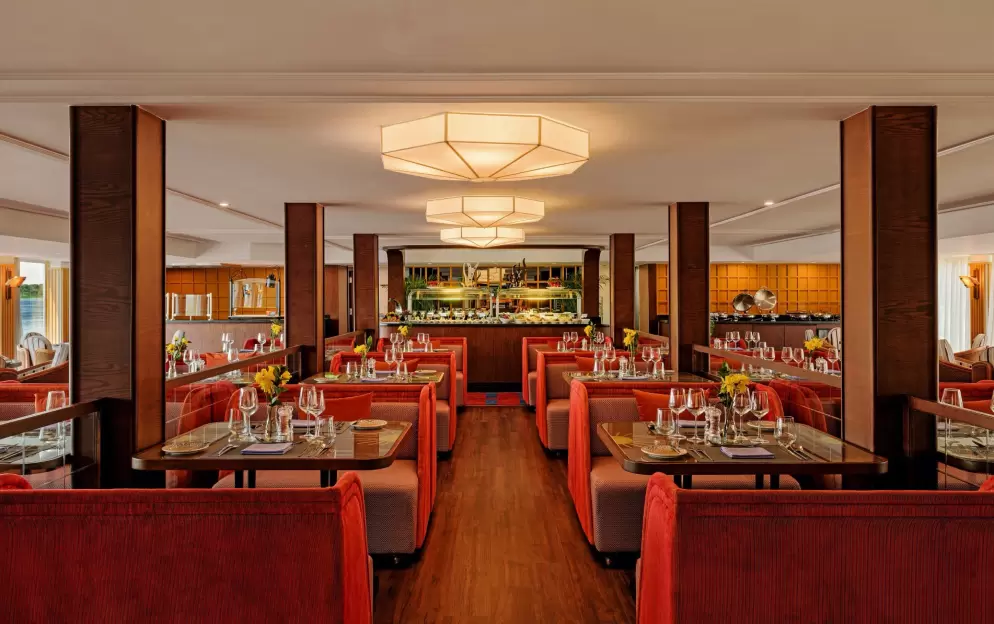 AmaWaterways AmaLilia Main Restaurant - Credit - © 2024 Nour El Refai - All rights reserved 2.jpg