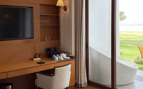 indian-ocean-holidays-sri-lanka-the-fortress-resort-spa-hotel-premium-beach-room