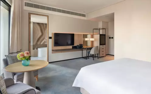 middle-east-holidays-dubai-address-beach-resort-hotel-deluxe-sea-view- room-with-balcony