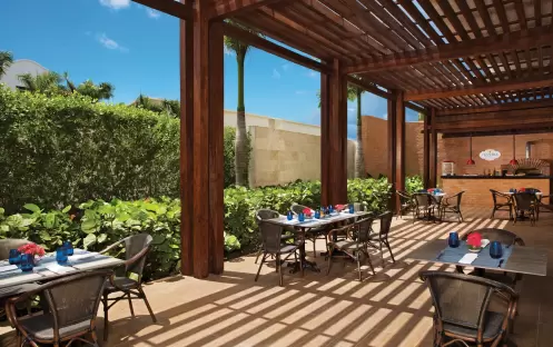 caribbean-holidays-dominican-republic-dreams-la-romana-resort-spa-pizzeria
