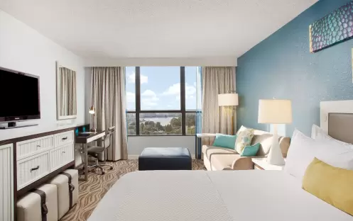 florida-holidays-orlando-lake-buena-vista/wyndham-lake-buena-vista-disney-springs-area-1-king-bed-lake-view