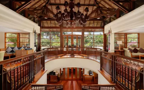 asia-holidays-indonesia-bali-nusa-dua-beach-hotel-spa-handwritten-collection-palace-club-room