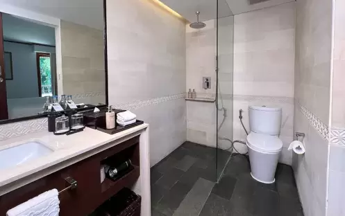 asia-holidays-indonesia-bali-nusa-dua-beach-hotel-spa-handwritten-collection-superior-room