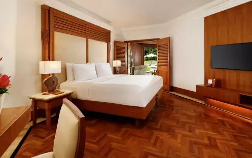 asia-holidays-indonesia-bali-nusa-dua-beach-hotel-spa-handwritten-collection-palace-club-lagoon-suite