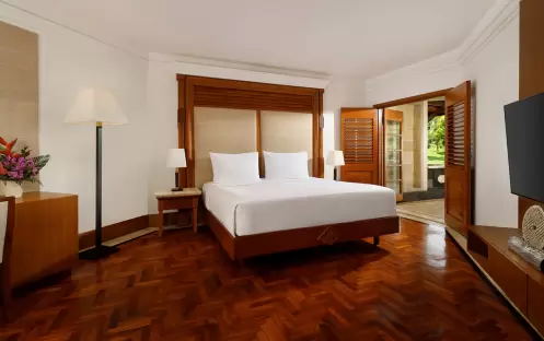 asia-holidays-indonesia-bali-nusa-dua-beach-hotel-spa-handwritten-collection-palace-club-suite