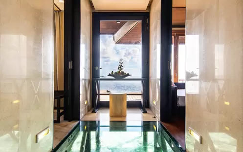 Lily Beach Resort & Spa - Rooms - Deluxe Water Villa hallway