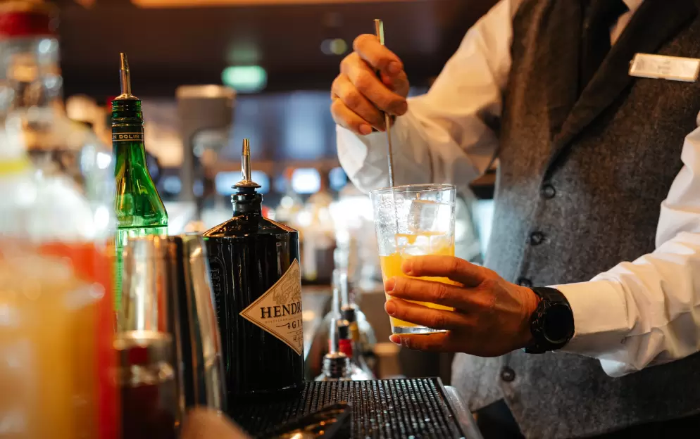 HX Hurtigruten Expeditions MS Fridtjof Nansen Explorer Lounge & Bar Lifestyle 7 ©Tuan Lam Atomic Pixel.jpg